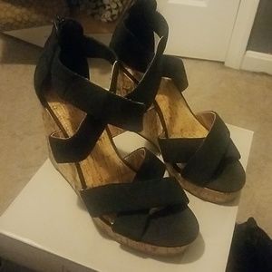 Black Wedges